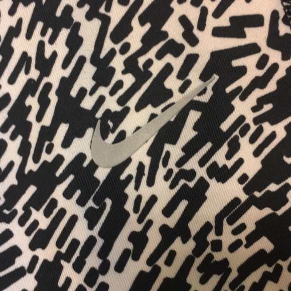 Like new Nike Dri-fit Workout Capris pants - Picture 7 of 8